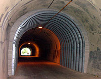 二見トンネル内部の補強